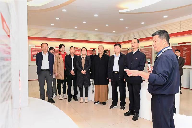 福建省人大常委會(huì)黨組書記、副主任雷春美和全國(guó)人大代表到順昌虹潤(rùn)等地調(diào)研